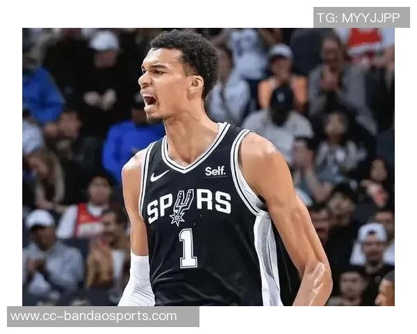 福克斯盛赞文班潜力无限期待携手追逐篮球伟大之路